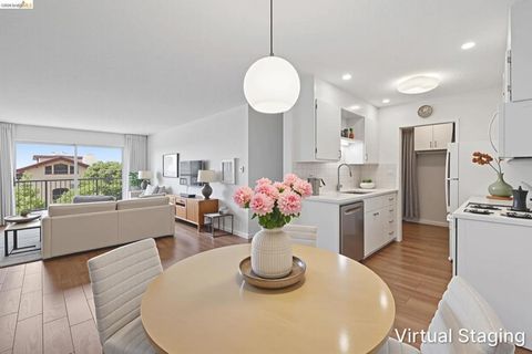Photo of 2 Panoramic Way Way #105, Berkeley, CA 94704 (MLS # 41135110)