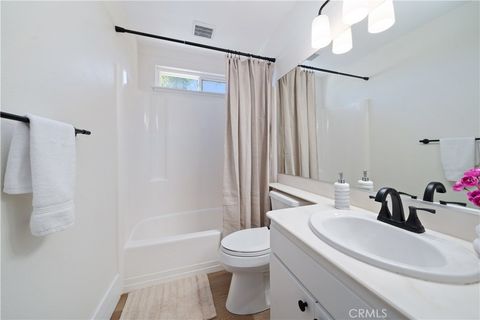 Tiny photo for 672 Garland Court, Thousand Oaks, CA 91360 (MLS # SR26117391)