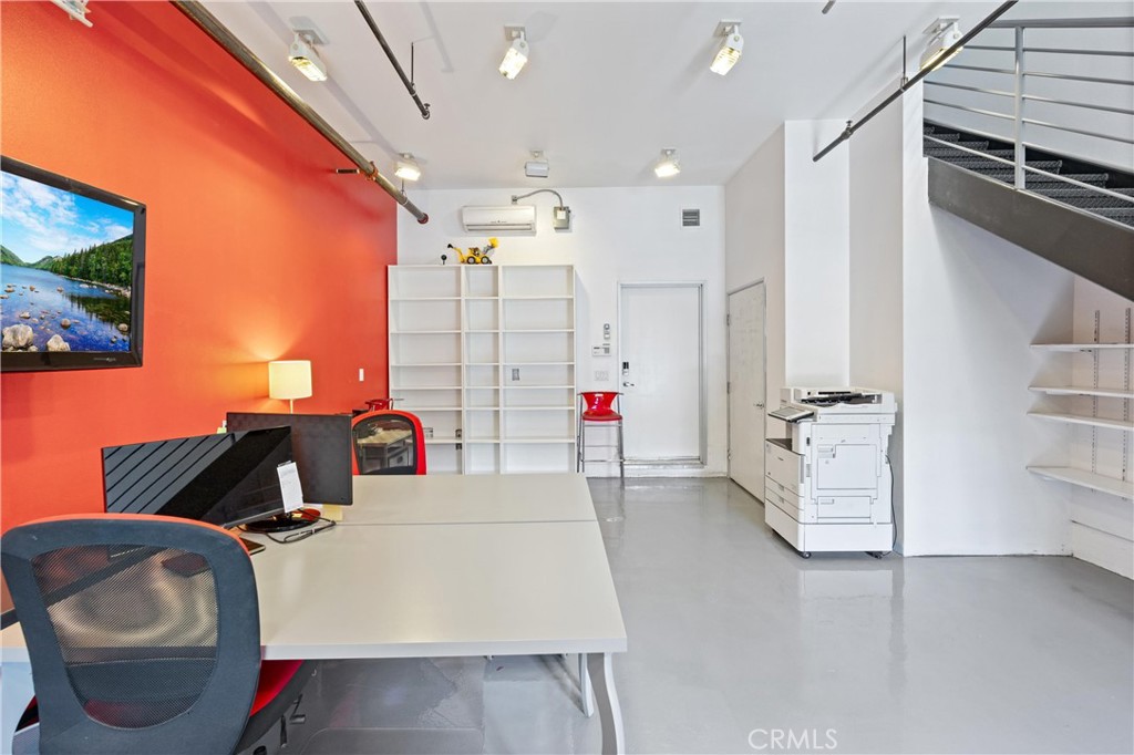 919 E Santa Ana Boulevard