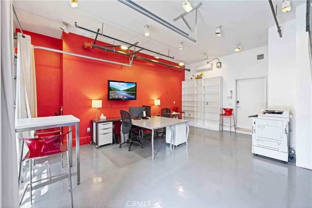 919 E Santa Ana Boulevard