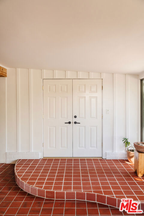 9550 Wheatland Avenue