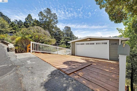 Photo of 2245 Pelham Pl PL, Oakland, CA 94611 (MLS # 41140074)