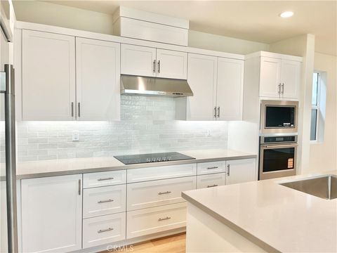 Tiny photo for 413 Belair Walk, Ventura, CA 93004 (MLS # OC26031545)