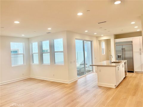 Tiny photo for 413 Belair Walk, Ventura, CA 93004 (MLS # OC26031545)