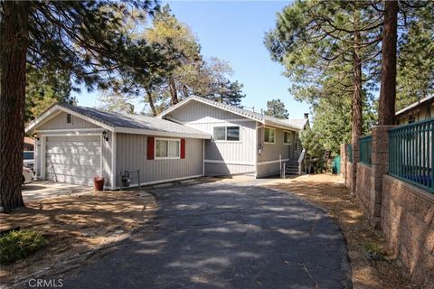 Photo of 1962 Nob Hill Dr, Running Springs, CA 92382 (MLS # IG26083677)