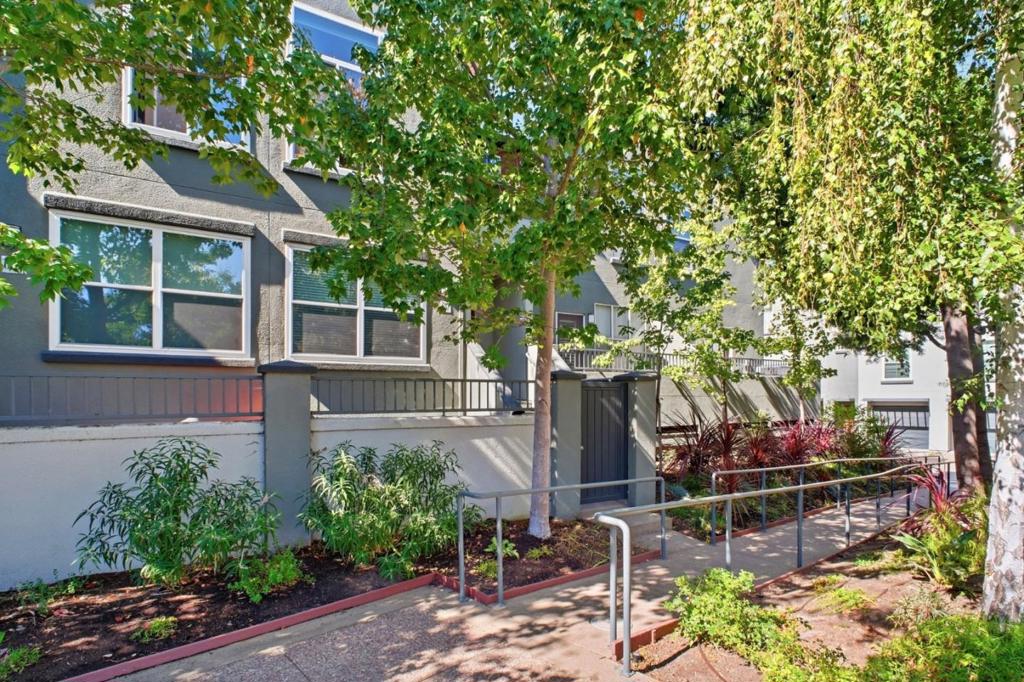 637 Atherton Place 403