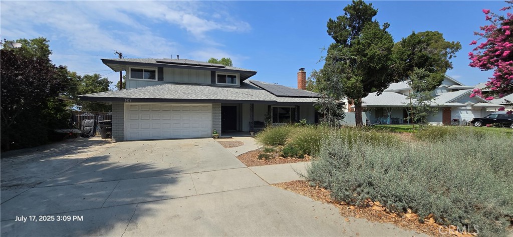 Affordable single family home conveniently located near Downtown Riverside and nearby UCR...with 4 bedrooms, 2.5 Bathrooms, an office/den, and a small loft too! Features ion the main floor include: Double door entry, wood laminate flooring, Huge living room w/ brick fireplace, recessed lighting, & new carpet, step saving kitchen w/plenty of cabinet & counter space, fridge included, dining room, laundry area (washer/dryer included), & a half bathroom! Off the kitchen/dining there are are steps down to the basement which is set up as an office but could have other uses like a guest room or den. Upstairs there are 4 bedrooms w/ceiling fans including the Primary bedroom, a small loft, & 2 additional bathrooms! There's also an attached 2 car garage with door opener! Very spacious back yard with cover patio and lots of room to spread out. Bordell park is directly behind the back fence so there are no homes behind you! Location is convenient to the 91,215, and 60 freeways, shopping, restraunts, Downtown, and UCR! This home also has upgraded dual pane windows & a solar sytem in place to help keep your utility bills lower!
***Pets subject to size, breed, and number restrictions. Rent to be $3500/month and $3500/deposit with an approved pet.***