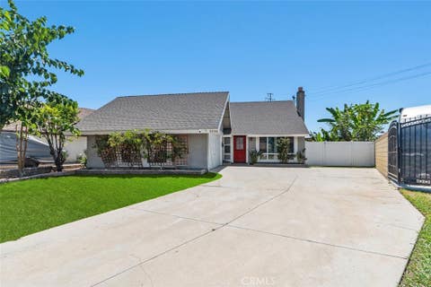 Photo of 3338 E Radcliffe AVE, Anaheim, CA 92806 (MLS # PW26154884)