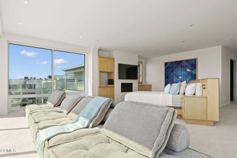 Tiny photo for 1135 Capri Way, Oxnard, CA 93035 (MLS # V1-33422)