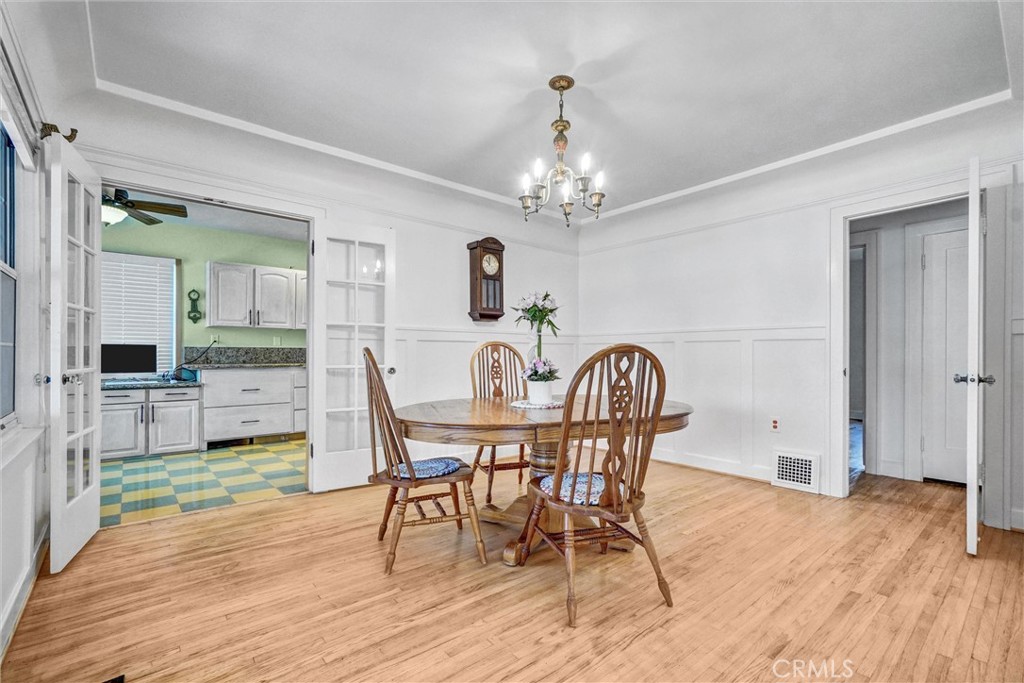 521 W Whiting Avenue