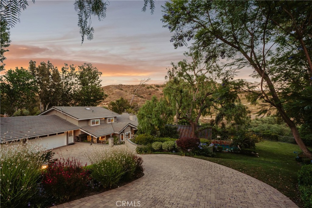 9911 Overhill Drive