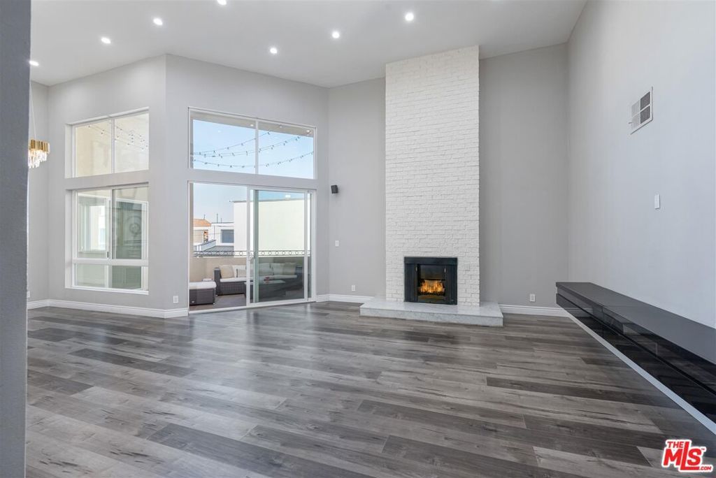 Photo of 14569 Benefit Street #304, Sherman Oaks, CA 91403 (MLS # 25617825)