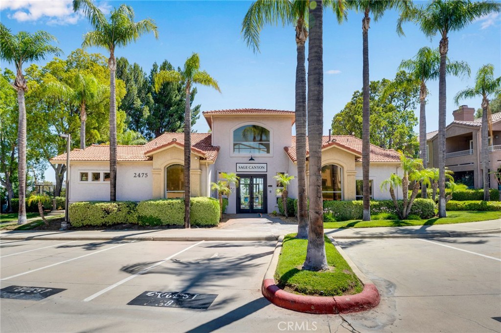 Experience comfort and style in this charming 1-bedroom, 1-bathroom condo nestled in the Sage Canyon community at 2500 San Gabriel Way, Unit 306, Corona, CA 92882. Boasting approximately 650 sq ft of intelligent layout, this upper-floor corner unit offers vaulted ceilings and a sunlit open-concept design.
