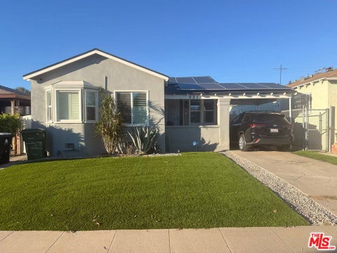Photo of 537 W 98th Street, Los Angeles, CA 90044 (MLS # 26104768)