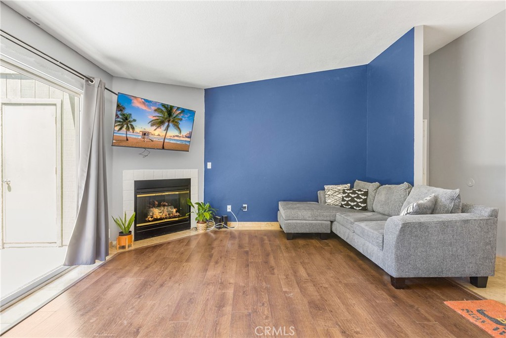 2596 Avenida Del Vista G201