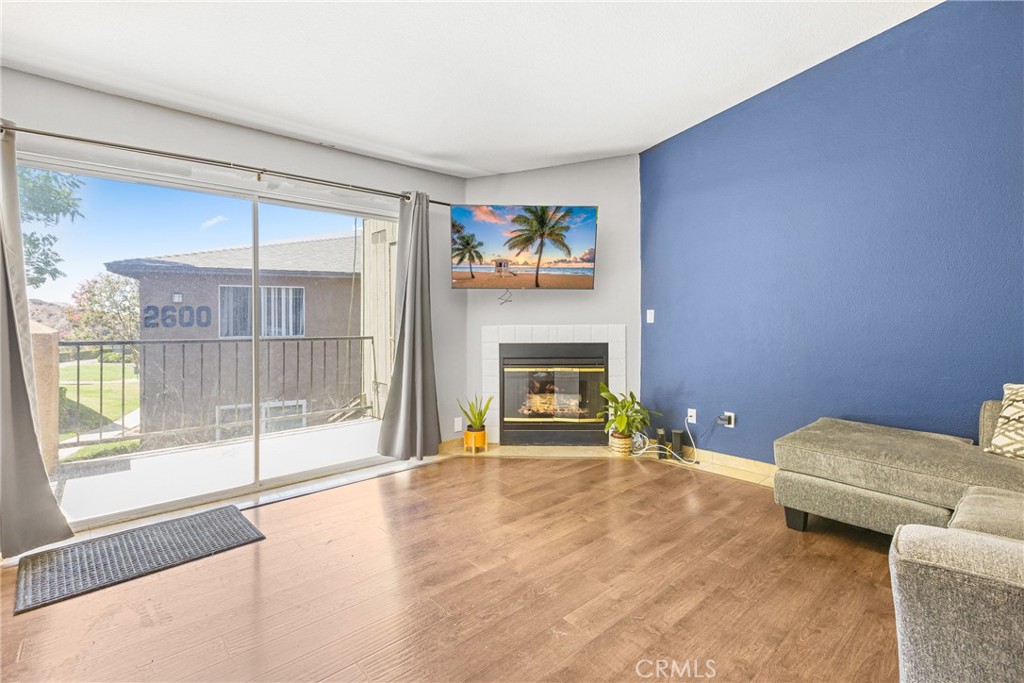 2596 Avenida Del Vista G201