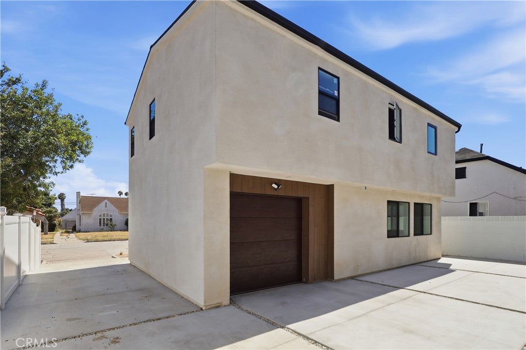 1507 W 83rd