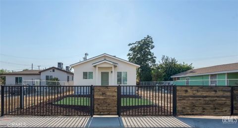10004 Elmco Avenue Lamont CA 93241