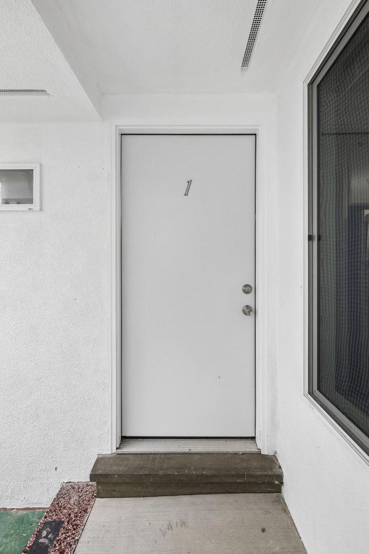 119 E Moltke Street