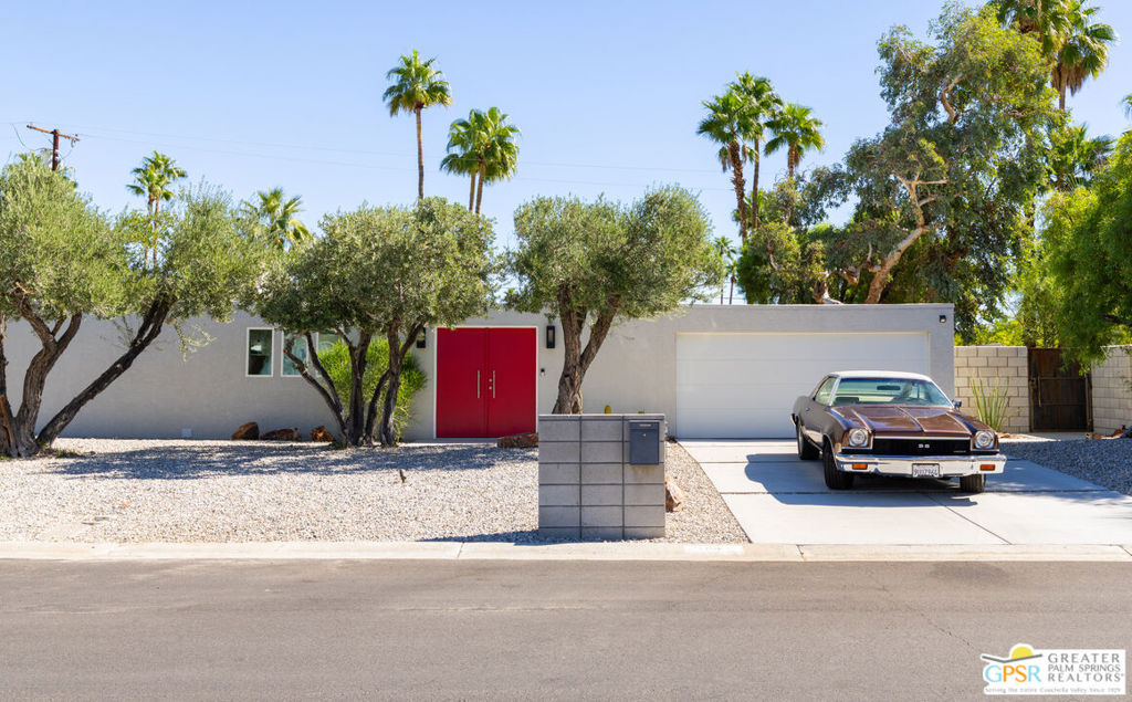 Racquet Club East - Residential