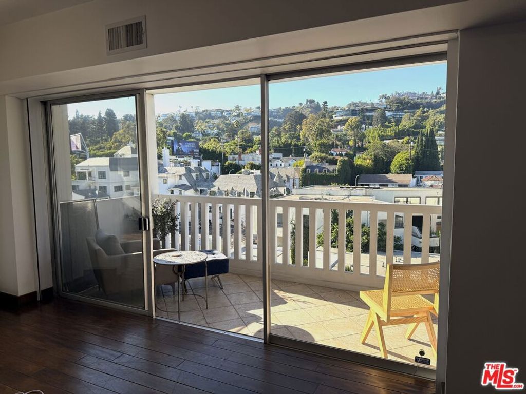 Photo of 999 N Doheny Drive #703, West Hollywood, CA 90069 (MLS # 25593291)