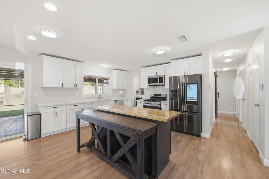 3055 Waco Avenue