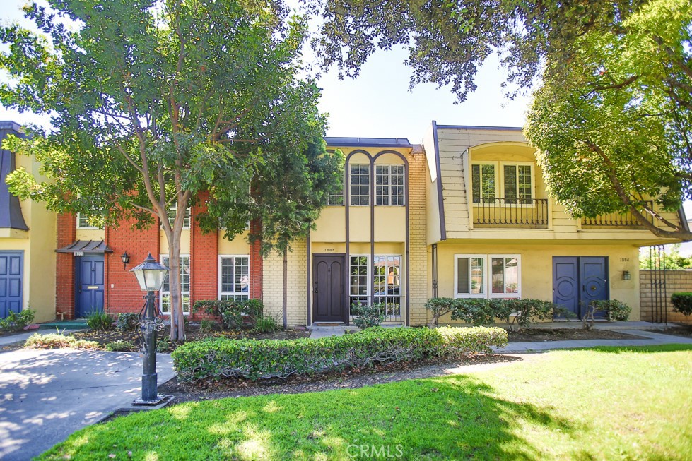 A completely remodeled unit within the heart of Anaheim metro area. Easy free way access to both Highway 5 or Highway 91, all shopping, convenients store, banking, market are within walking distant. This unit offers 2 bedrooms and 1 + 1/2 bath, new kitchen, new floor, new recess lighting, complete remodeled bathroom with new vanity, toilet, and fixtures. 2 cars garage with curbside parking and also temporary parking in back alley. Don't miss this unit, you have to see it in person.