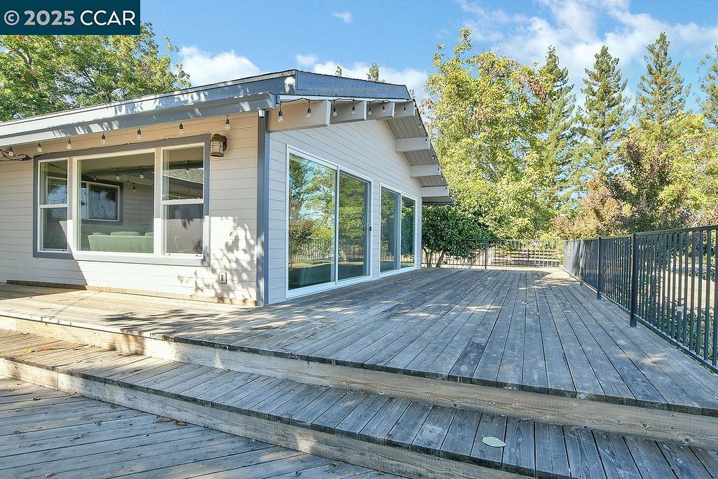 BRENTWOOD - Residential