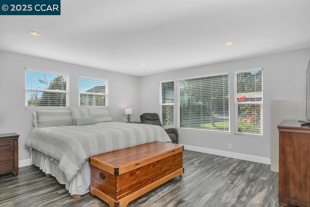 BRENTWOOD - Residential