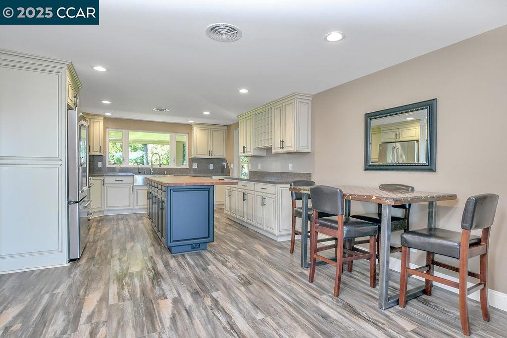 BRENTWOOD - Residential