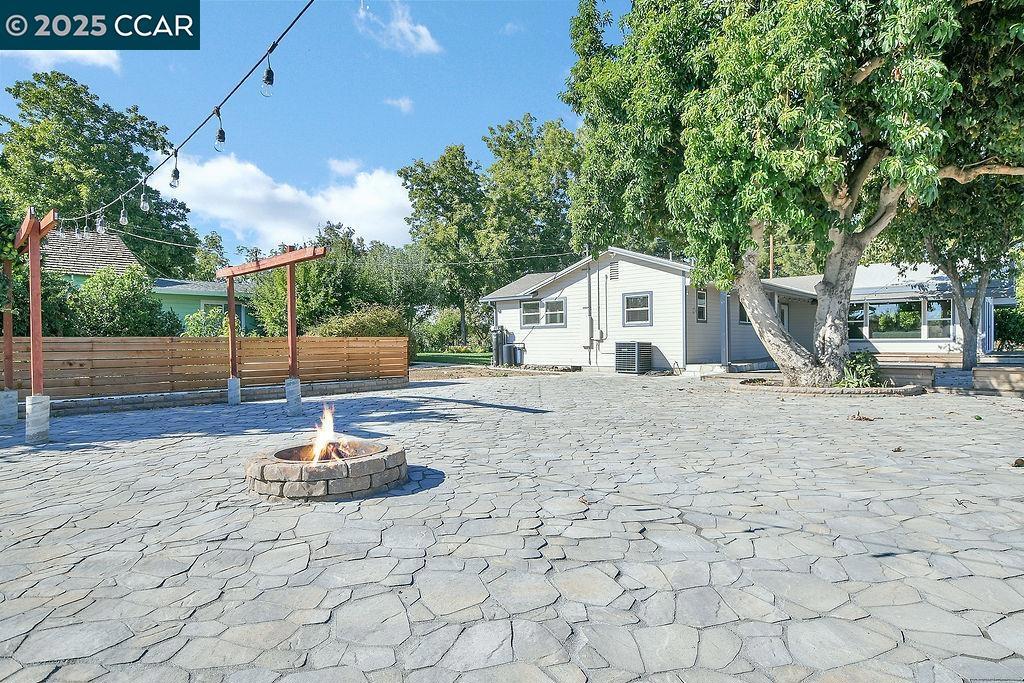 BRENTWOOD - Residential