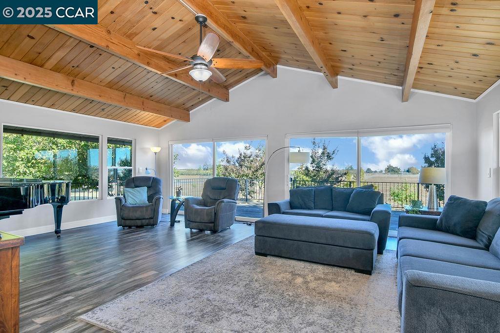 BRENTWOOD - Residential