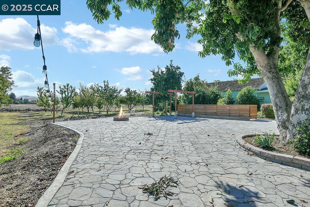 BRENTWOOD - Residential