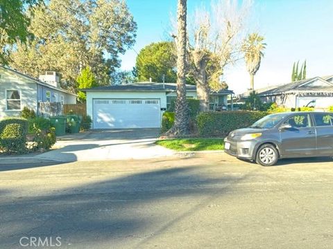 Photo of 21011 Cohasset St St, Canoga Park, CA 91303 (MLS # OC26050701)