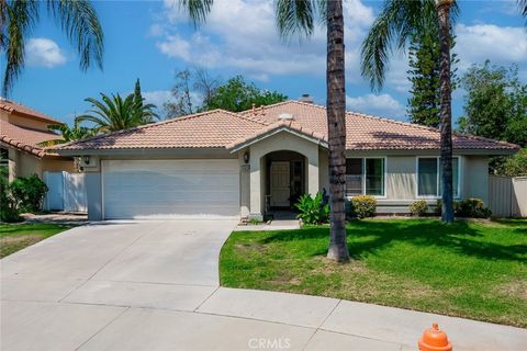 Photo of 7816 Boxwood Court Ct, Highland, CA 92367 (MLS # SR25171197) Photo of 7816 Boxwood Court Ct, Highland, CA 92367 (MLS # SR25171197)