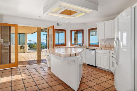 5111 WINDSOR DR San Diego CA 92109