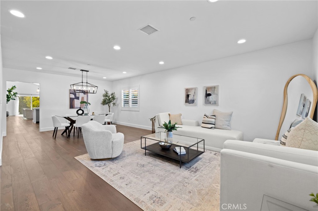 827 N Lamer