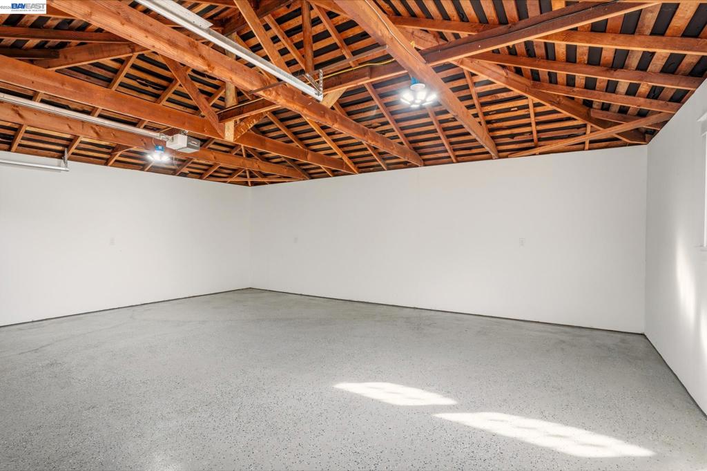 1743 Willow Creek Ct