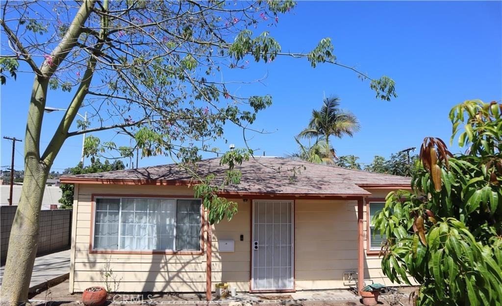 Great property, in a great location! It's centrally located 5 minutes to downtown, Pasadena, and close to Glendale. Near 5 Fwy, 2 Fwy, and 210 Fwy. Its a very cute 2 bedroom, 1 bath partially furnished with, washer , dryer, couch, TV, refrigerator, & stove! There's an additional room that can be used as storage space or office space. Included is gardener & pool maintenance. Won't last! PLEASE DO NOT DISTURB TENANT!