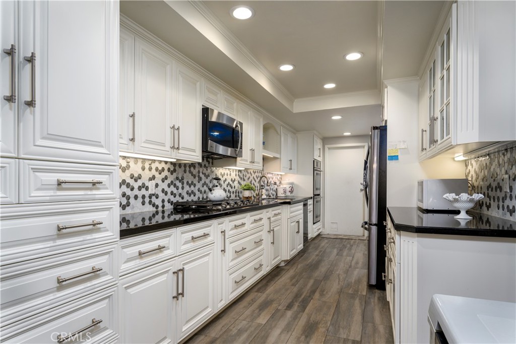 9453 Friendly Woods Lane