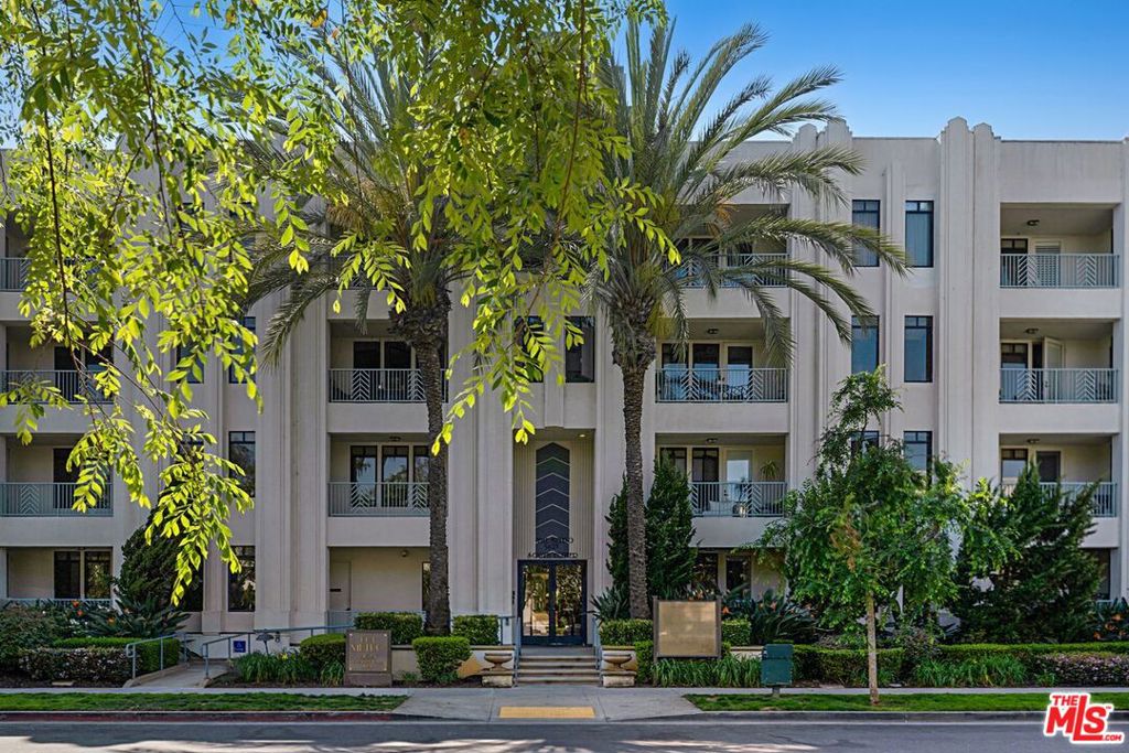 5625 Crescent Parkway 108