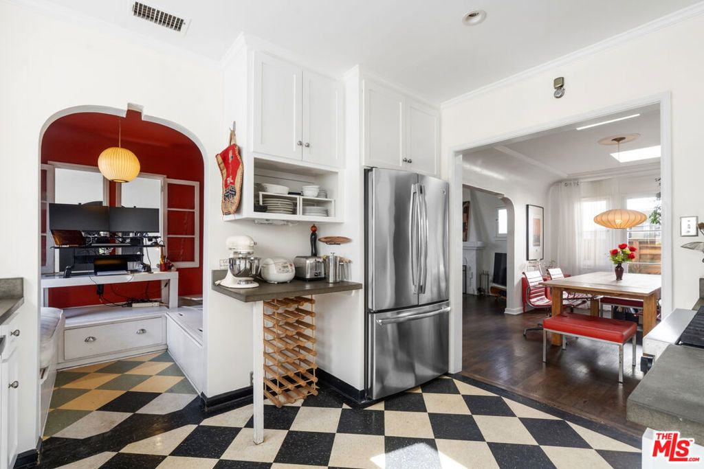 Photo of 1118 Grant Avenue, Venice, CA 90291 (MLS # 26672971)