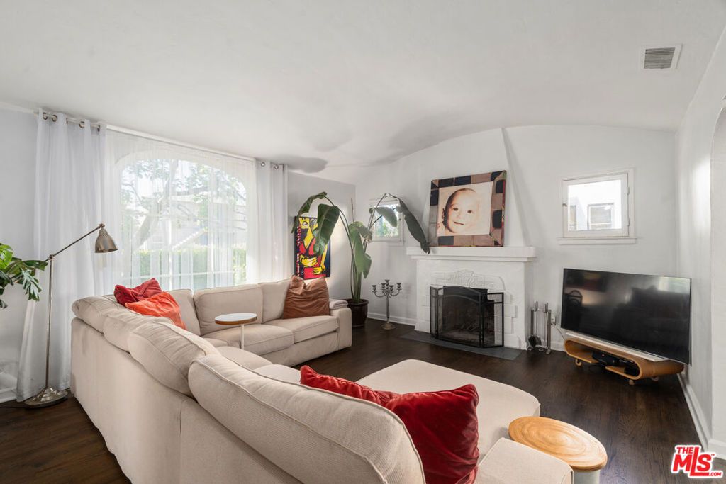 Photo of 1118 Grant Avenue, Venice, CA 90291 (MLS # 26672971)