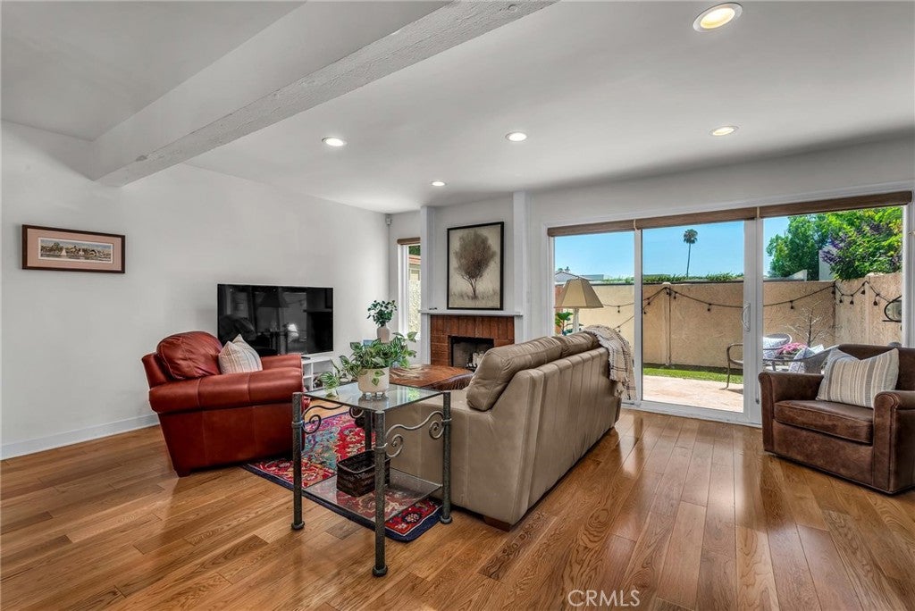 21555 Burbank Boulevard 47
