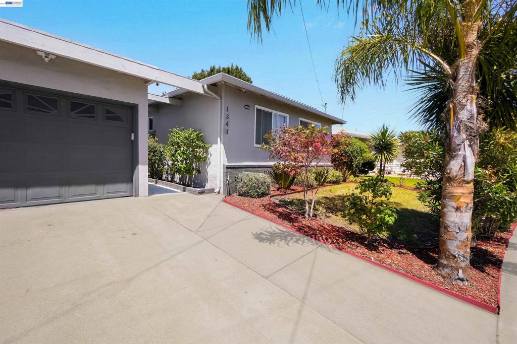 1341 Mcfarlane Ln