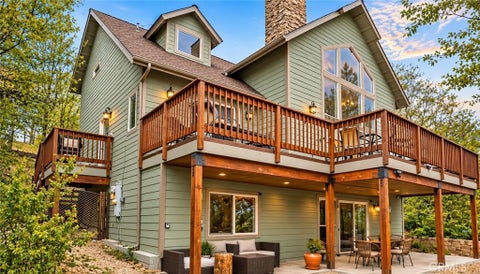 Photo of 756 Brentwood DR, Lake Arrowhead, CA 92352 (MLS # CV26096913)