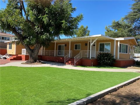 Photo of 33065 Penrose St, Wildomar, CA 92595 (MLS # CV26090382)