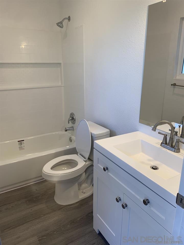 4041 Oakcrest Dr 206