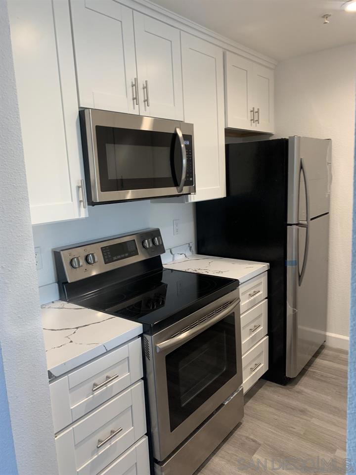 4041 Oakcrest Dr 206