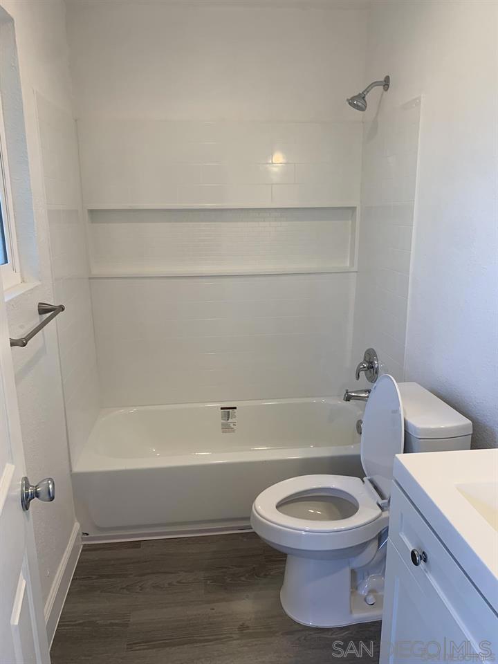 4041 Oakcrest Dr 206